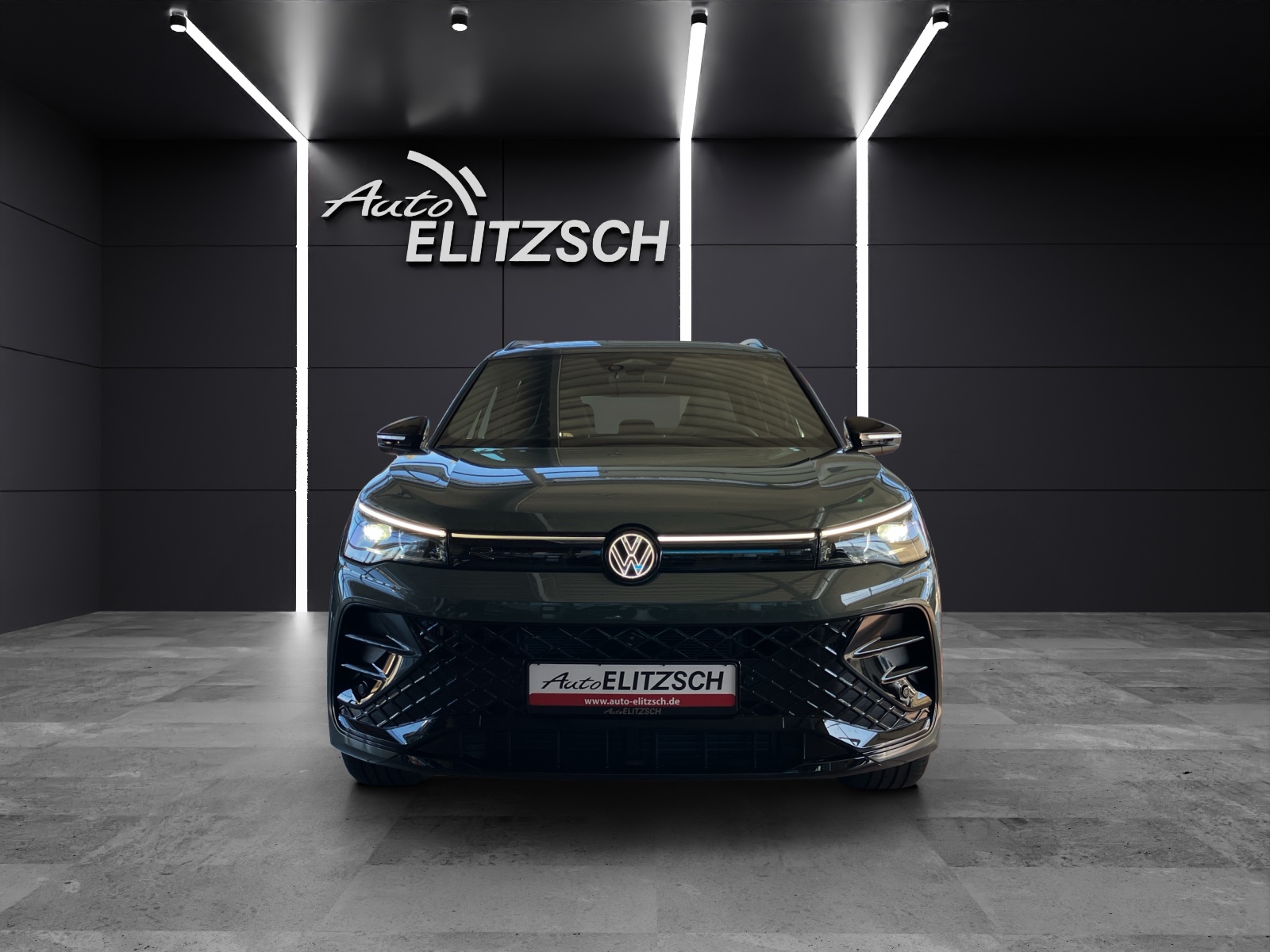 Fahrzeugabbildung Volkswagen Tiguan R-Line-Black-Style TDI 110 AHZV AreaView