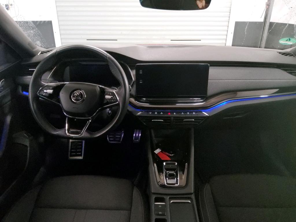 Fahrzeugabbildung SKODA Octavia Combi TDI Sportline DSG LED Navi VC PDC SH 18