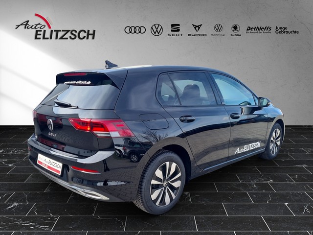 Fahrzeugabbildung Volkswagen Golf VIII TSI Move LED AID RFK SH LM