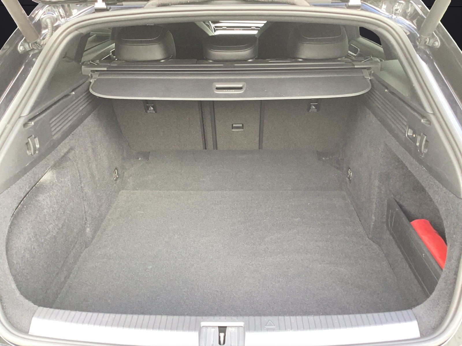Fahrzeugabbildung Volkswagen Arteon Shooting Brake R-Line 4M IQ.Light Navi ACC STHZ AHK 4xSHZ