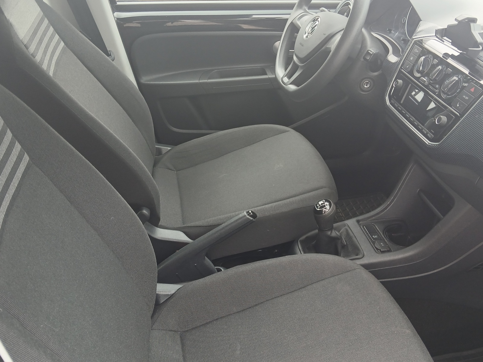 Fahrzeugabbildung Volkswagen up! Klima SHZ Tempomat RFK