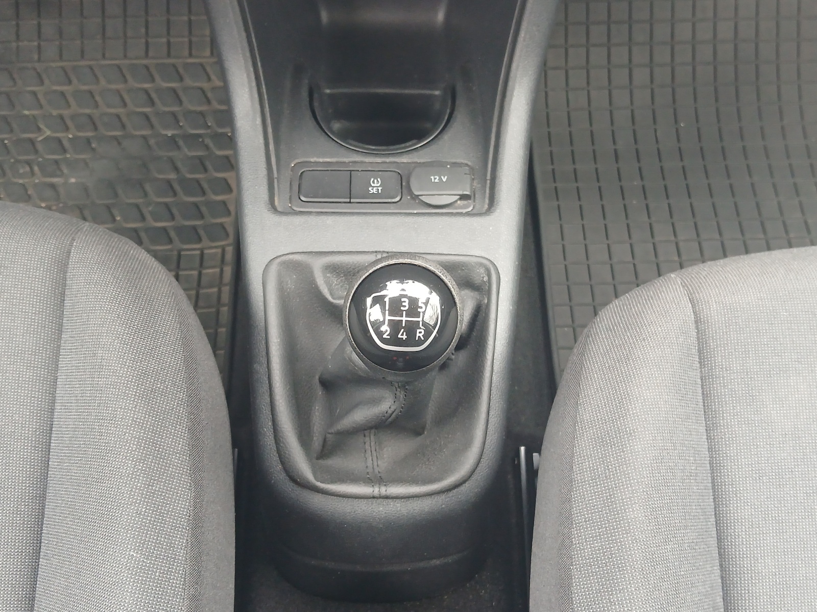 Fahrzeugabbildung Volkswagen up! Klima SHZ Tempomat RFK