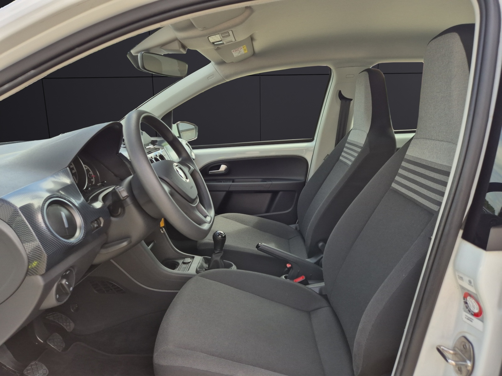 Fahrzeugabbildung Volkswagen up! 1.0 Klima DAB GRA RFK SH LM