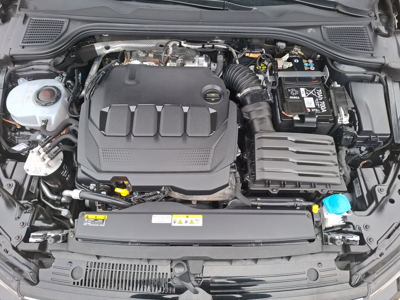 Fahrzeugabbildung Volkswagen Golf VIII TDI Life LED NAVI AID PDC SH LM