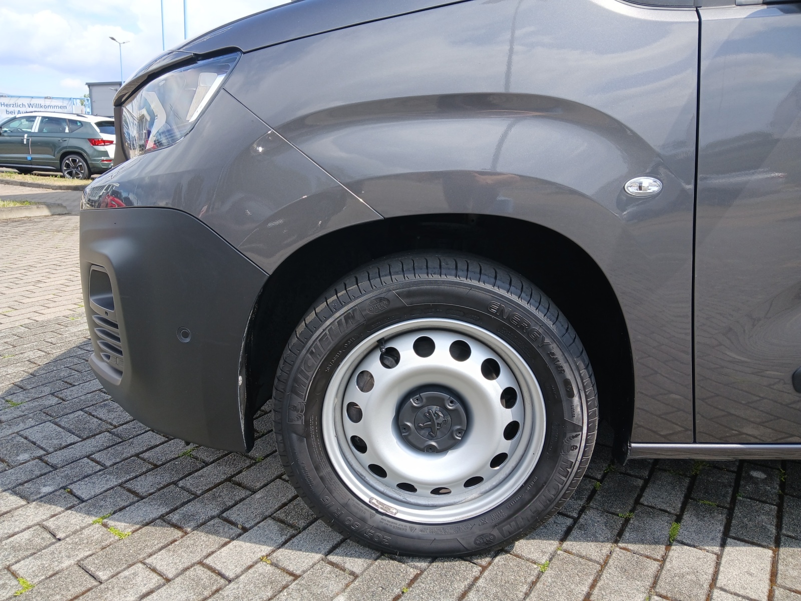 Fahrzeugabbildung Peugeot Partner Premium L2 BlueHDI 130 Klima DAB GRA PDC