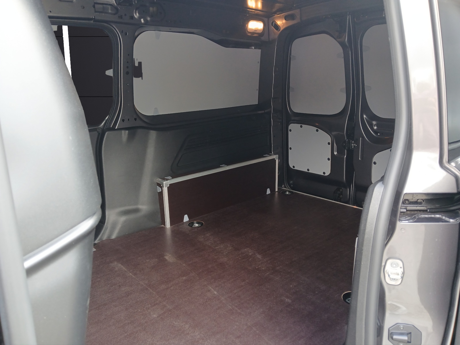 Fahrzeugabbildung Peugeot Partner Premium L2 BlueHDI 130 Klima DAB GRA PDC