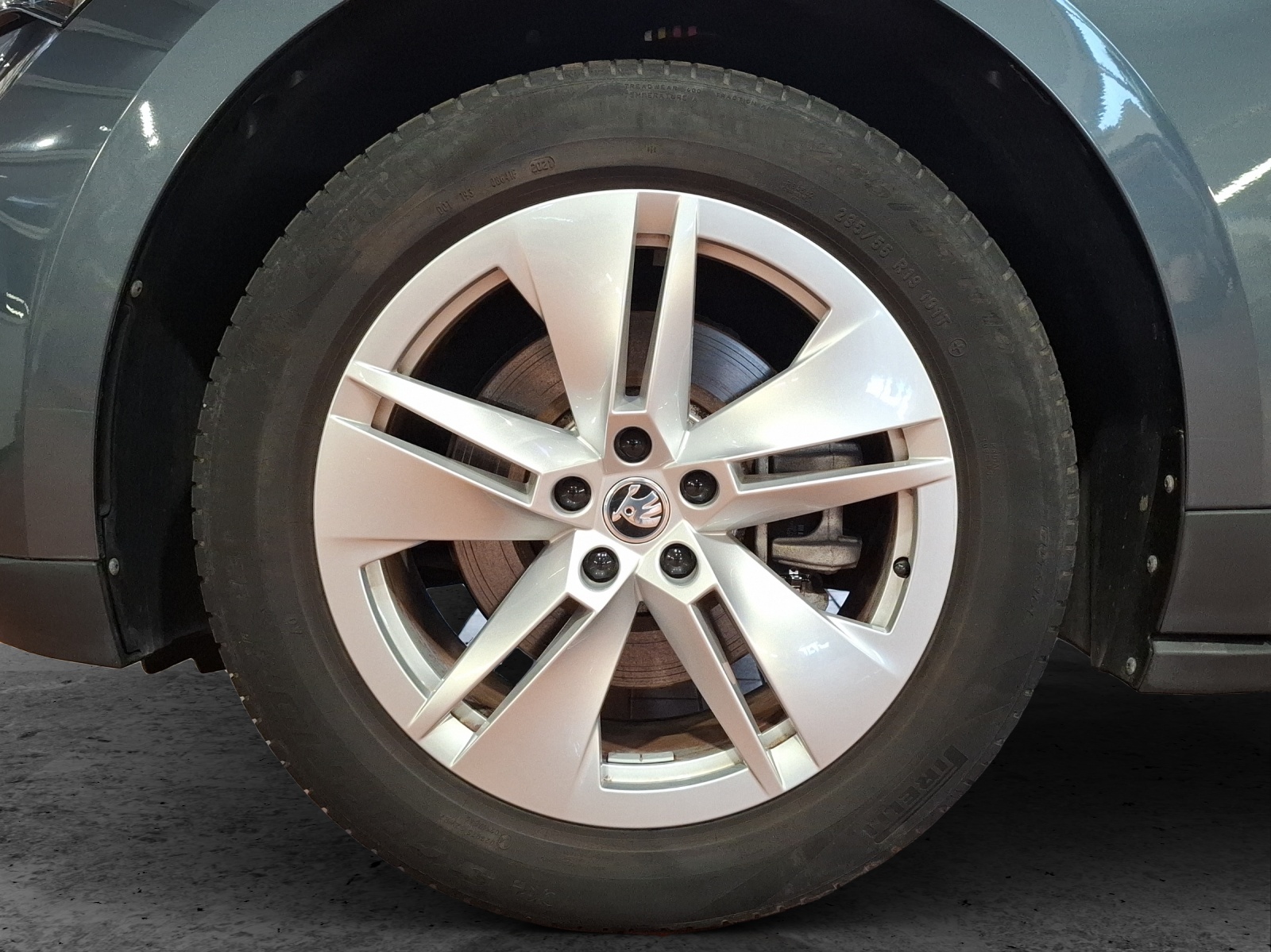 Fahrzeugabbildung SKODA Enyaq 60 Loft LED AHK Navi ACC RFK