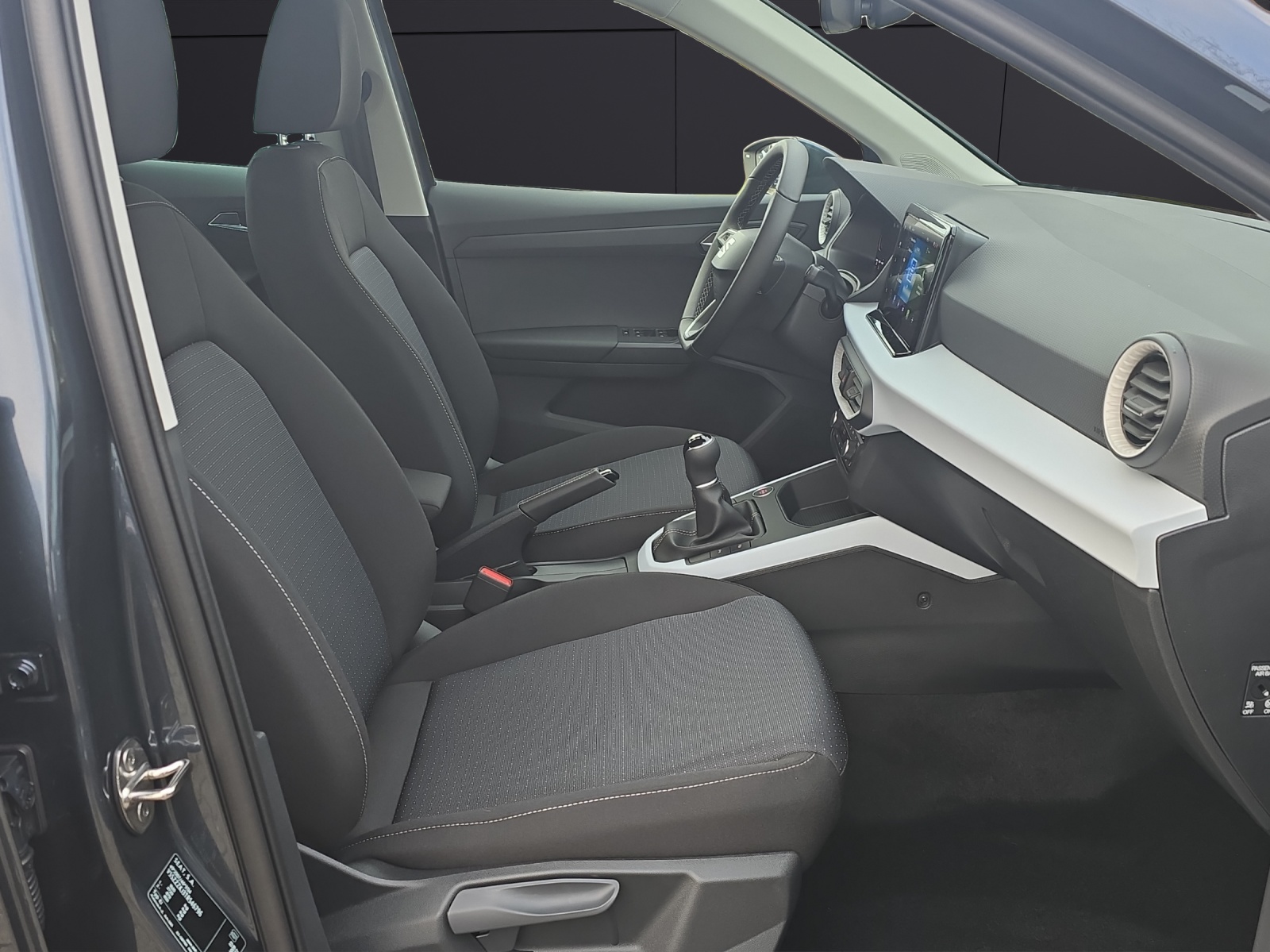 Fahrzeugabbildung SEAT Arona Road Edition 1.0 TSI LED KAMERA NAVI