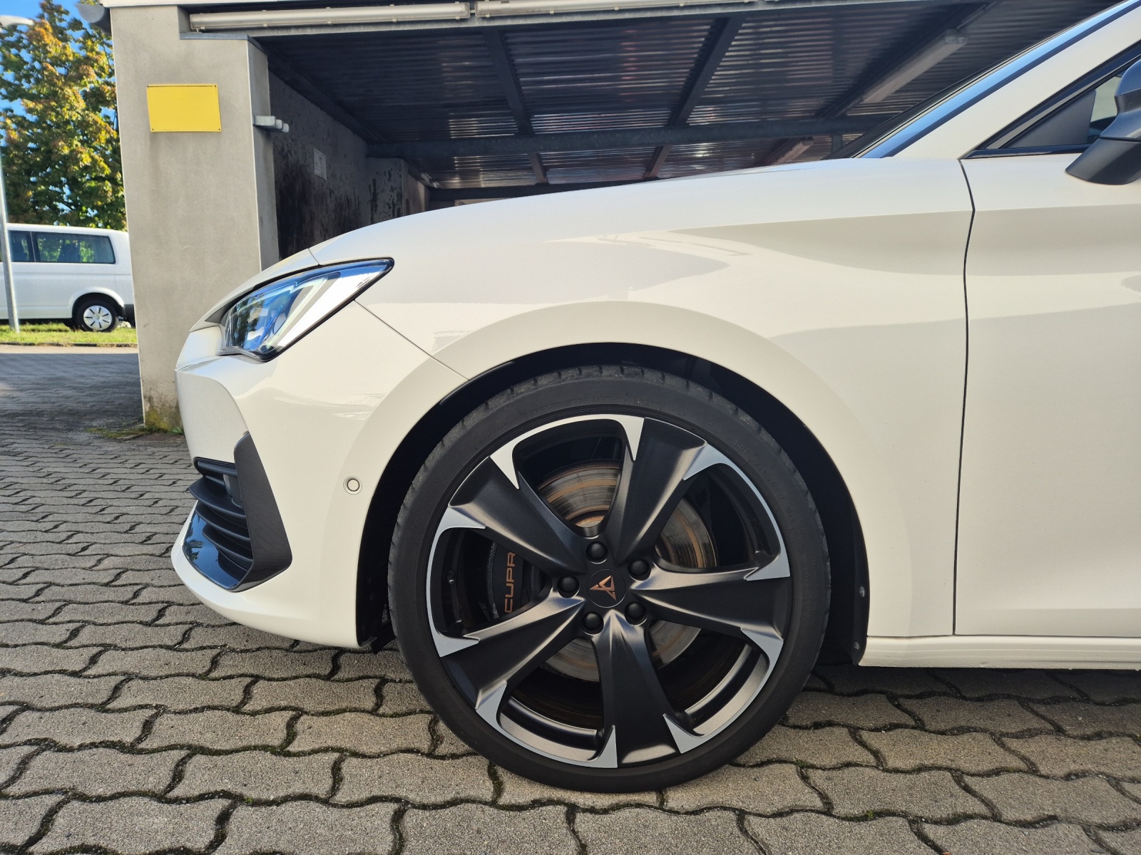 Fahrzeugabbildung CUPRA Leon ST VZ DSG 4Drive LED Navi ACC RFK beats SH 19