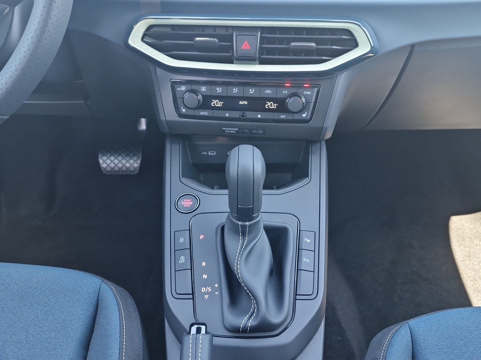 Fahrzeugabbildung SEAT Arona Style ACC Kamera LED SHZ