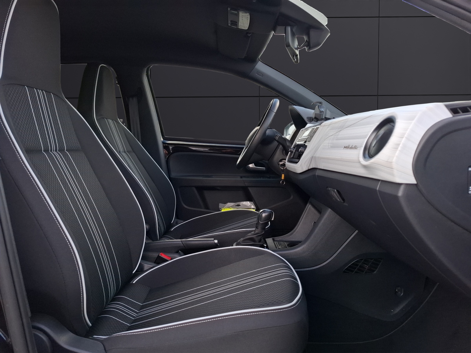 Fahrzeugabbildung SEAT Mii electric Edition Power-Charge Navi Climatronic DAB GRA PDC SH LM
