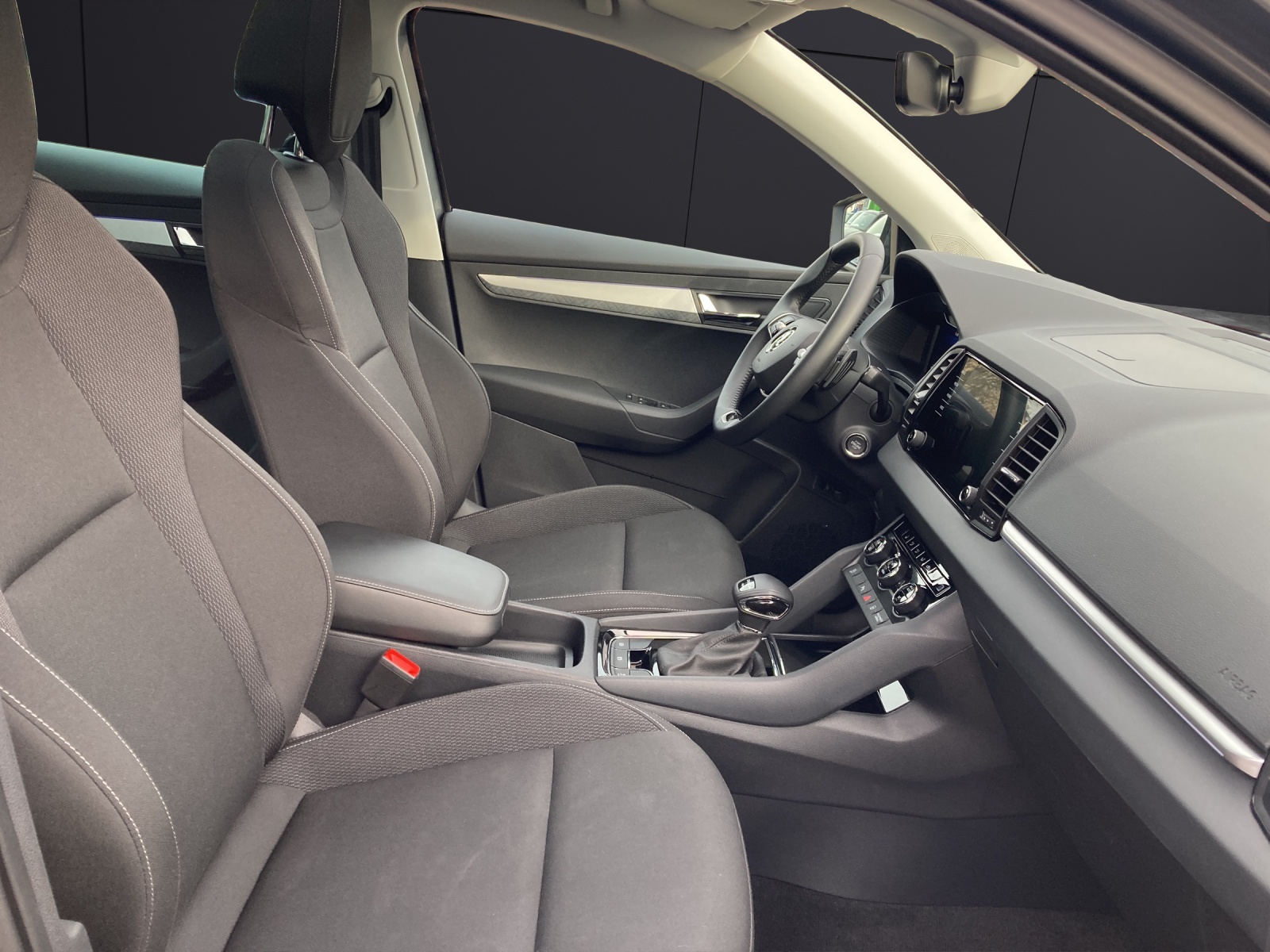Fahrzeugabbildung SKODA Karoq TDI Drive DSG 4x4 MATRIX ACC AHK AID NAVI PDC SHZ