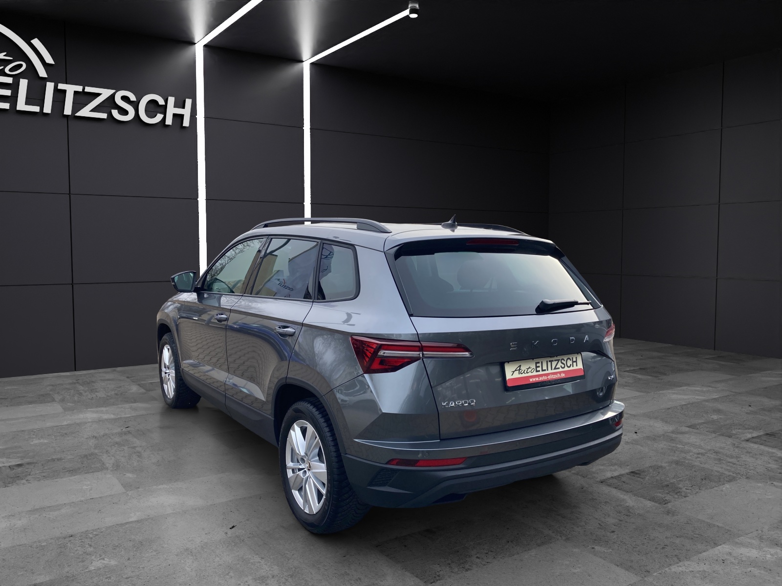 Fahrzeugabbildung SKODA Karoq TDI Drive DSG 4x4 MATRIX ACC AHK AID NAVI PDC SHZ