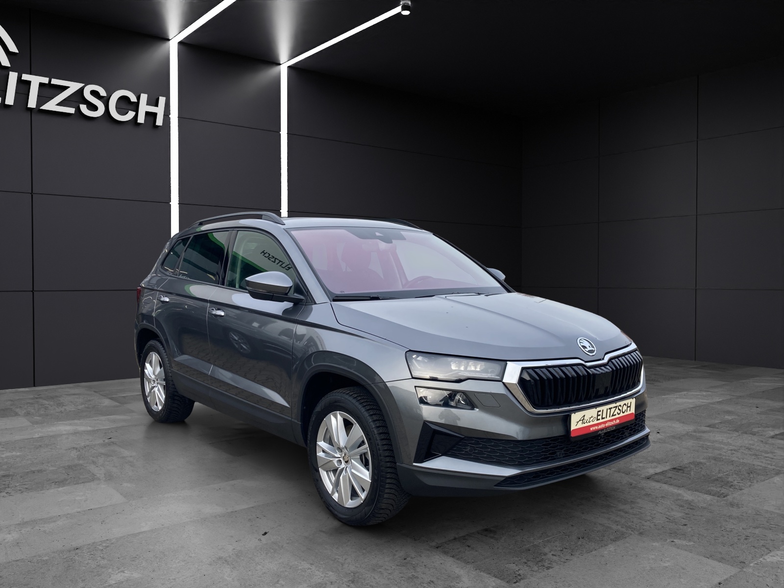 Fahrzeugabbildung SKODA Karoq TDI Drive DSG 4x4 MATRIX ACC AHK AID NAVI PDC SHZ