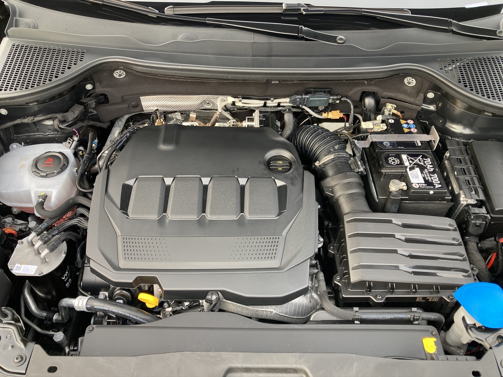 Fahrzeugabbildung SKODA Karoq TDI Drive DSG 4x4 MATRIX ACC AHK AID NAVI PDC SHZ