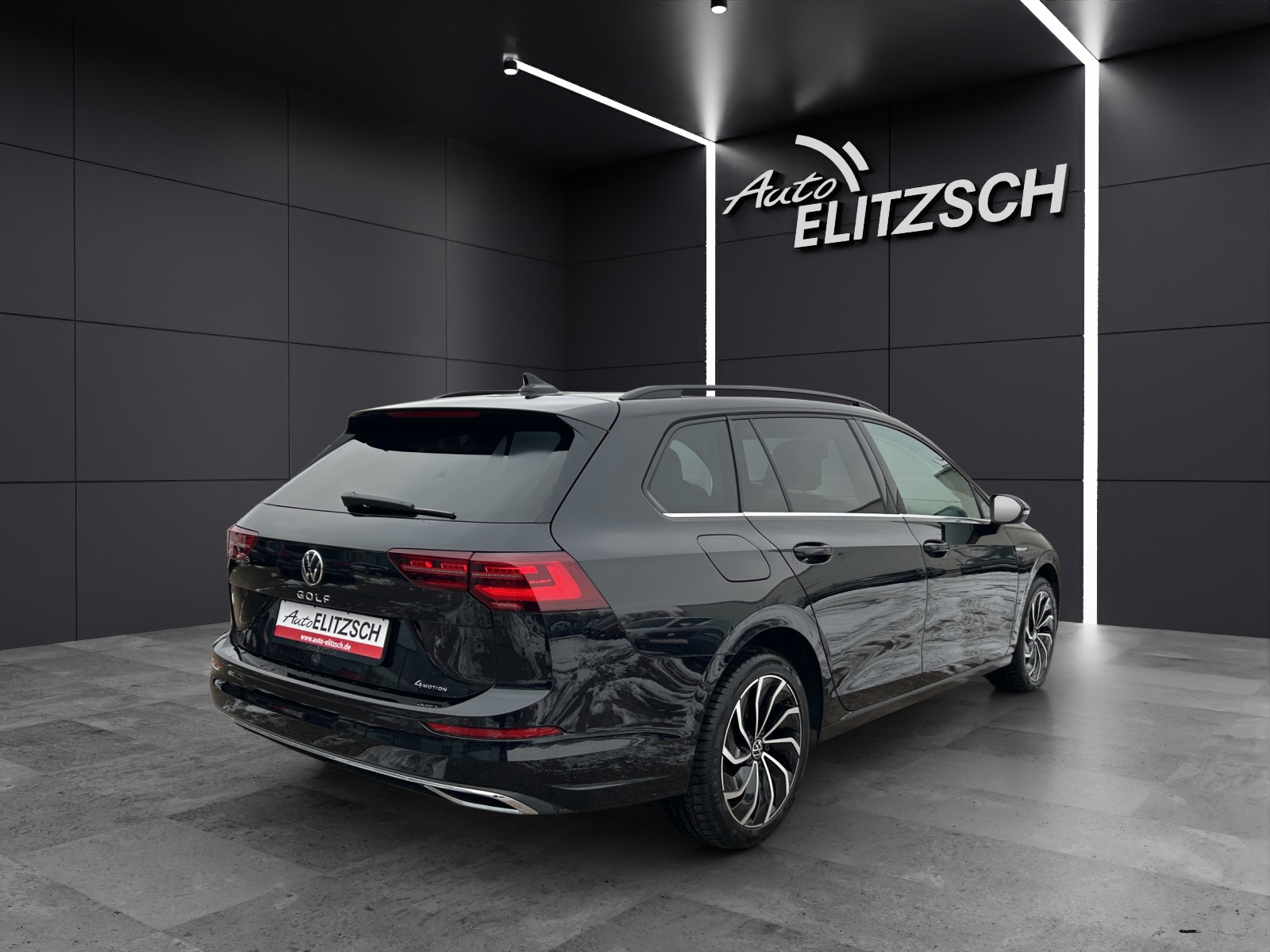 Fahrzeugabbildung Volkswagen Golf VIII Variant TSI Style DSG 4M Matrix Navi AID ACC Park-Assist SH