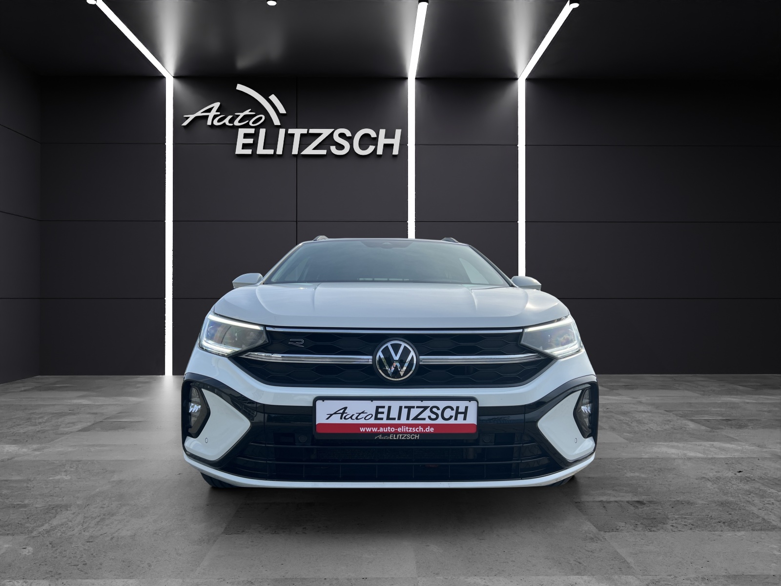 Fahrzeugabbildung Volkswagen Taigo R-Line TSI DSG IQ.Light ACC SHZ RearView Navi Klima