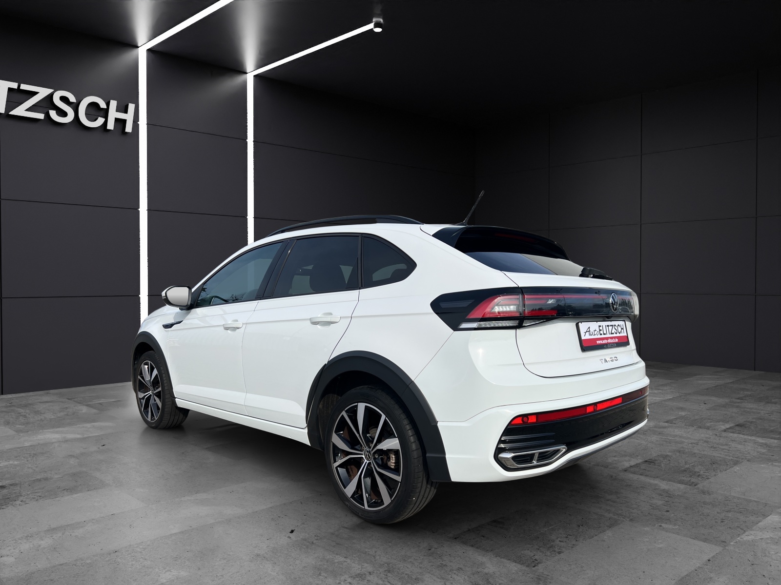 Fahrzeugabbildung Volkswagen Taigo R-Line TSI DSG IQ.Light ACC SHZ RearView Navi Klima