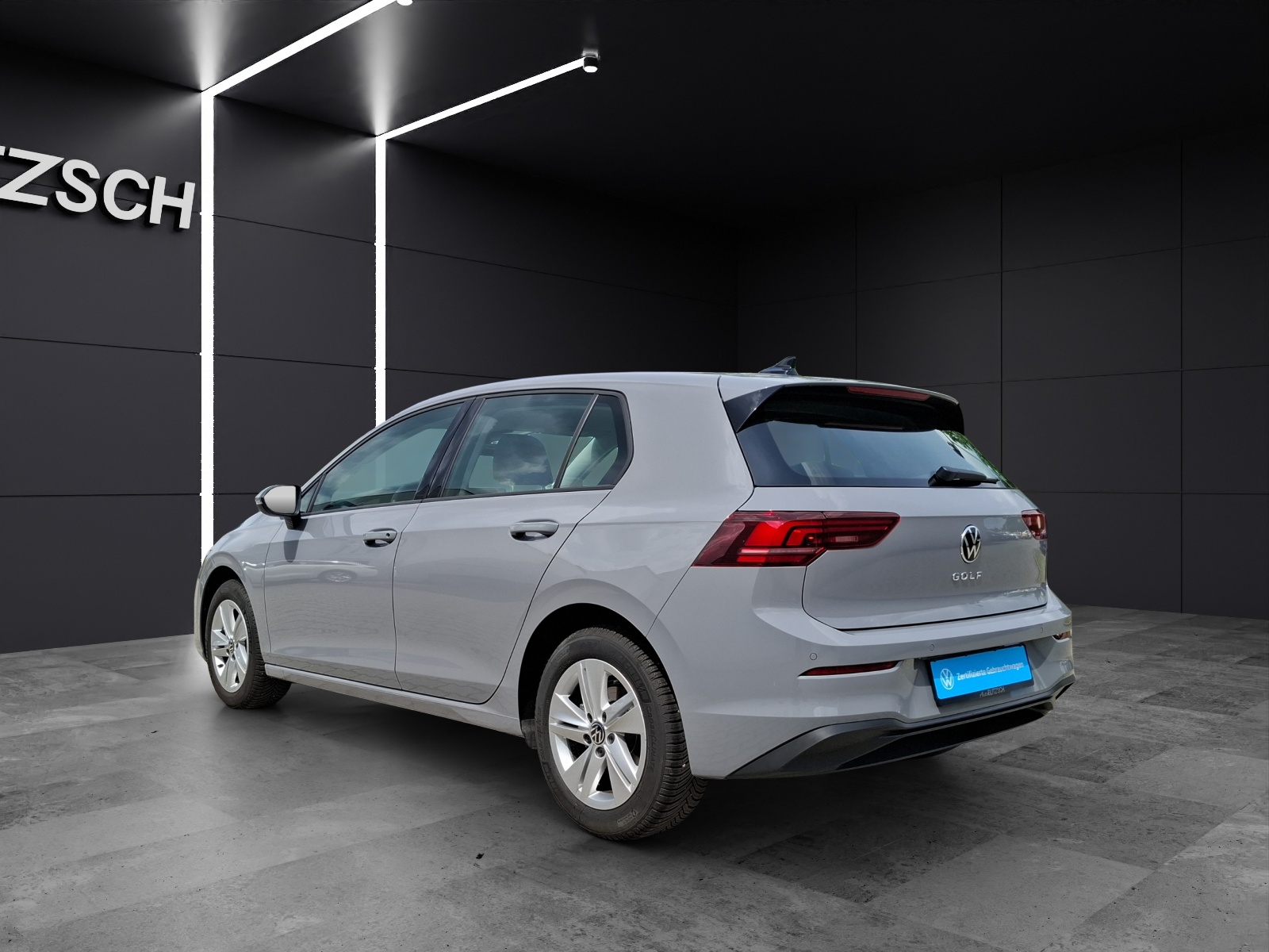 Fahrzeugabbildung Volkswagen Golf VIII TSI Life LED Navi AID ACC RFK SHZ