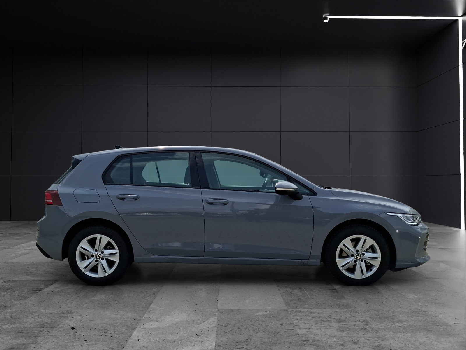 Fahrzeugabbildung Volkswagen Golf VIII TSI Life LED Navi AID ACC RFK SHZ
