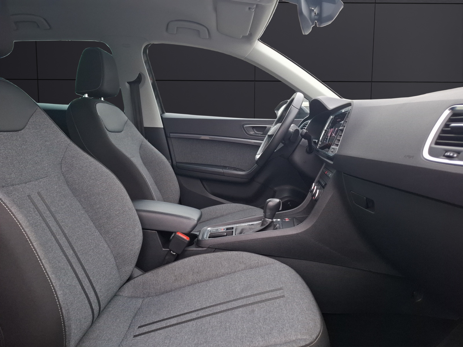 Fahrzeugabbildung SEAT Ateca TSI Style DSG LED Navi AID ACC Park-Assist Beats SH