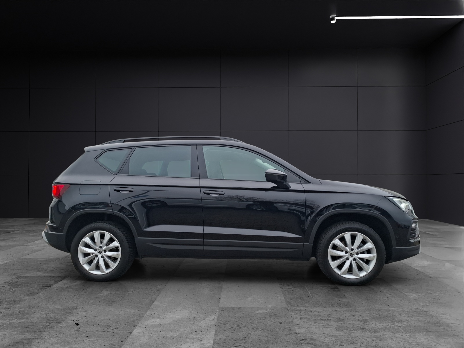 Fahrzeugabbildung SEAT Ateca TSI Style DSG LED Navi AID ACC Park-Assist Beats SH