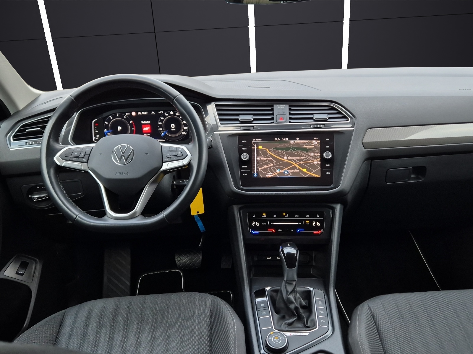 Fahrzeugabbildung Volkswagen Tiguan Allspace Life DSG LED 4M AHK STH ACC SH