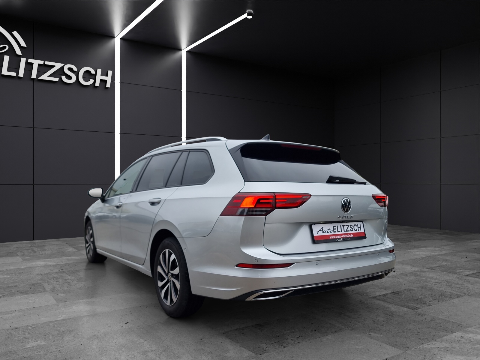 Fahrzeugabbildung Volkswagen Golf VIII Variant TDI Active DSG LEDplus AHK Navi AID ACC RFK SH