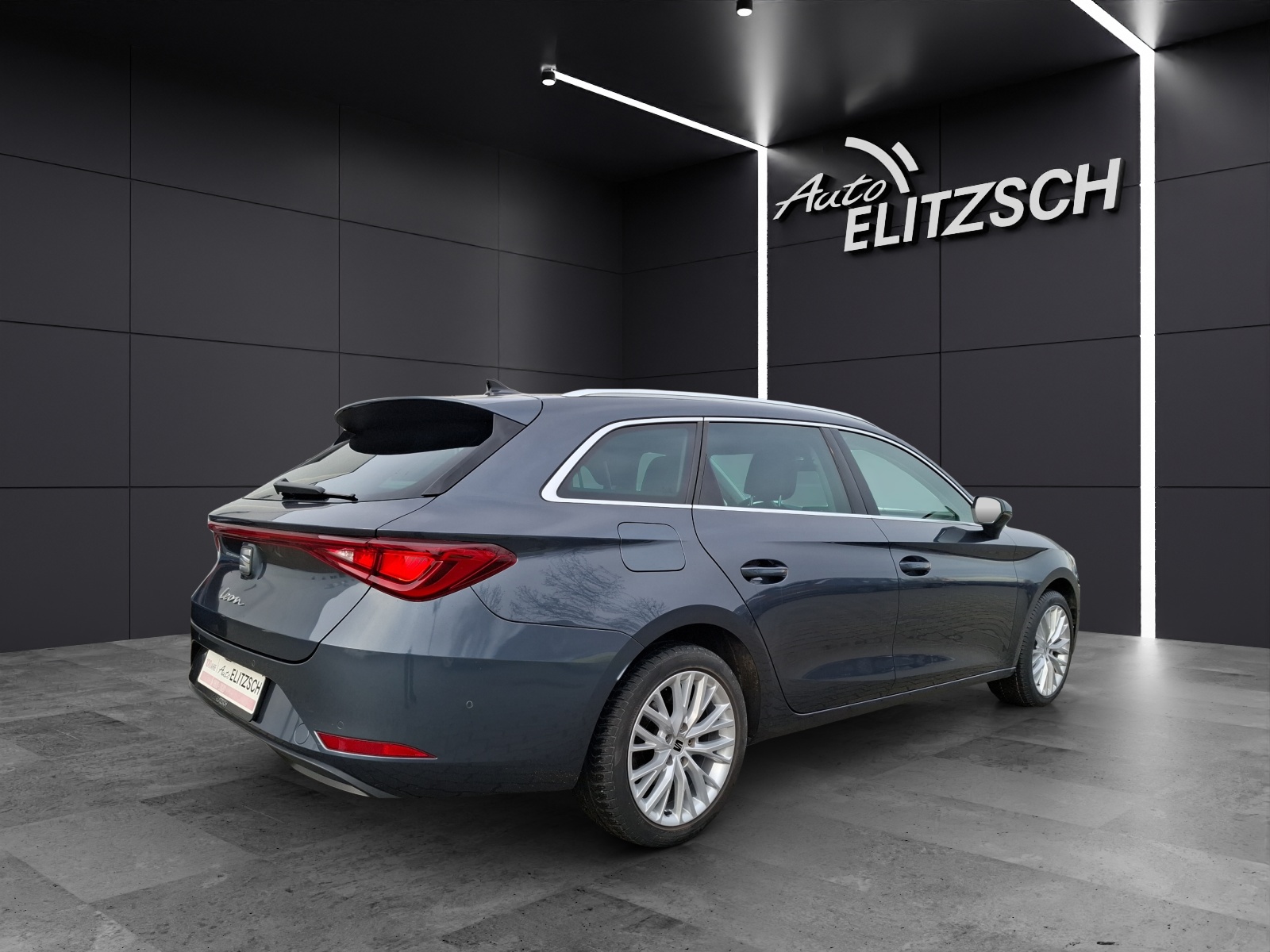 Fahrzeugabbildung SEAT Leon ST eTSI Xcellence DSG LED AHK Navi ACC RFK SH