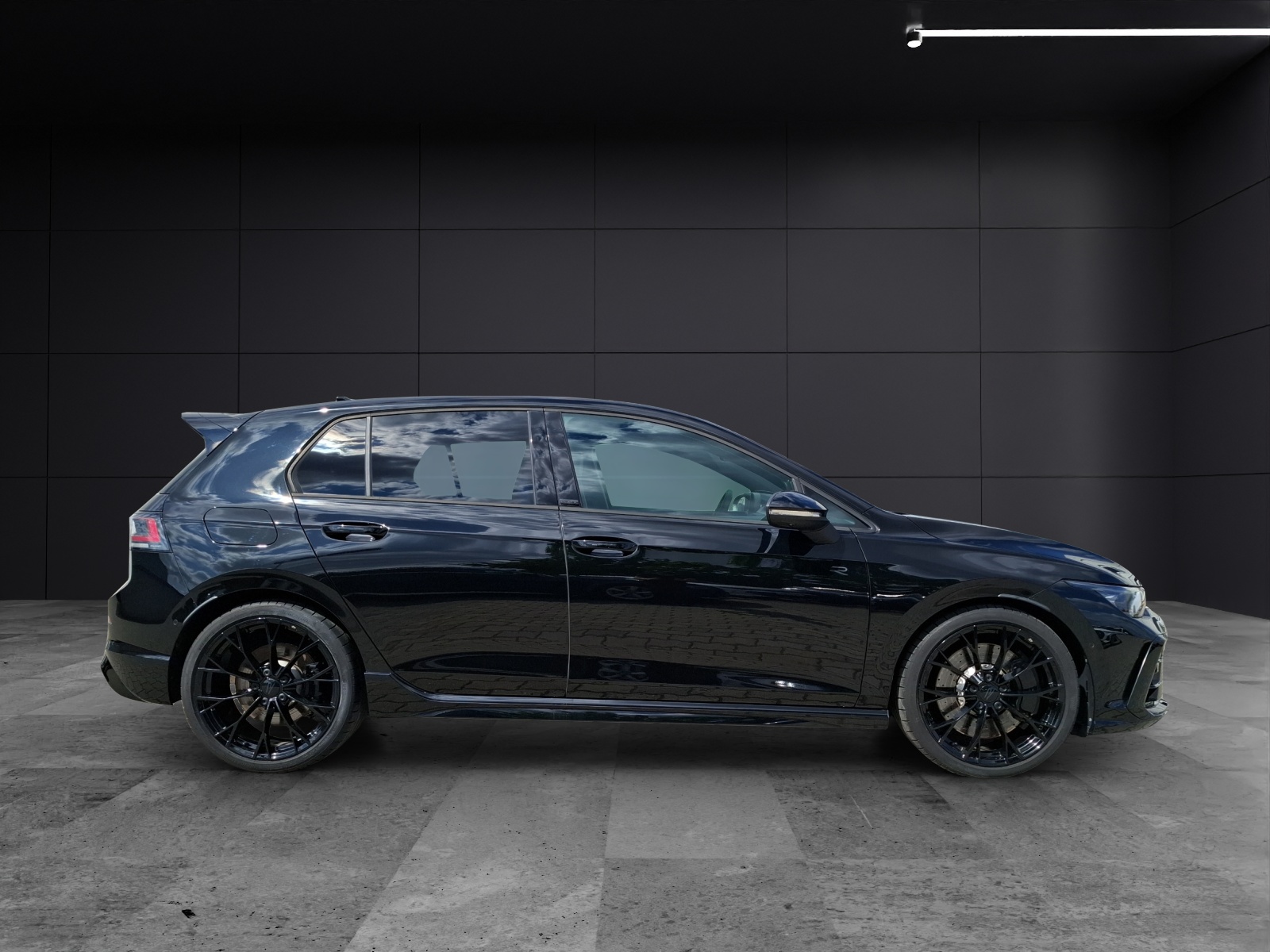 Fahrzeugabbildung Volkswagen Golf VIII R Performance Black-Edition Matrix Harman Leder
