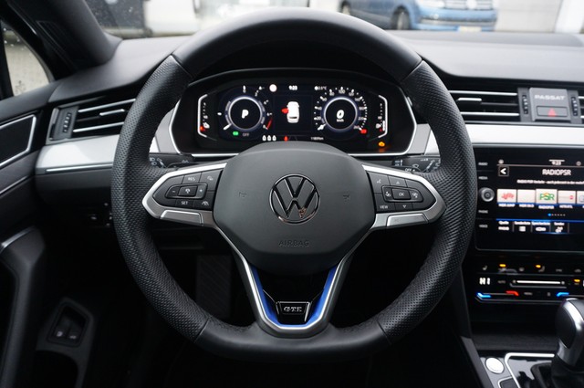 Fahrzeugabbildung Volkswagen Passat Variant GTE Standhzg Matrix AHK Leder ACC Kamera