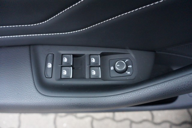 Fahrzeugabbildung Volkswagen Passat Variant GTE Standhzg Matrix AHK Leder ACC Kamera