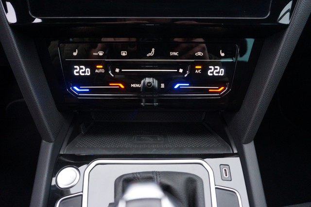Fahrzeugabbildung Volkswagen Passat Variant GTE Standhzg Matrix AHK Leder ACC Kamera