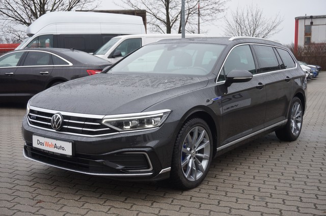 Fahrzeugabbildung Volkswagen Passat Variant GTE Standhzg Matrix AHK Leder ACC Kamera