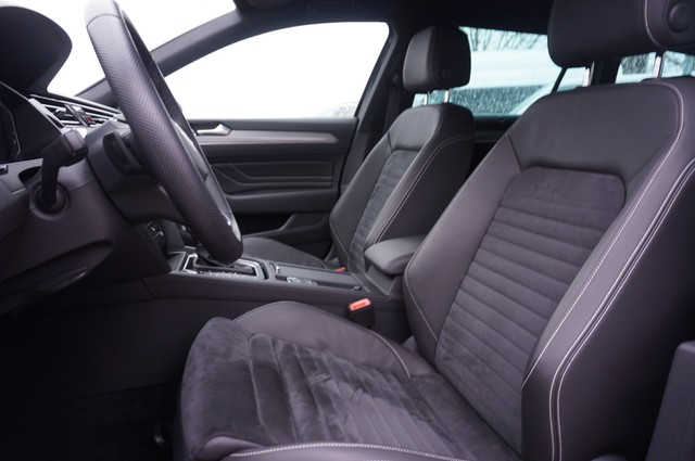 Fahrzeugabbildung Volkswagen Passat Variant GTE Standhzg Matrix AHK Leder ACC Kamera