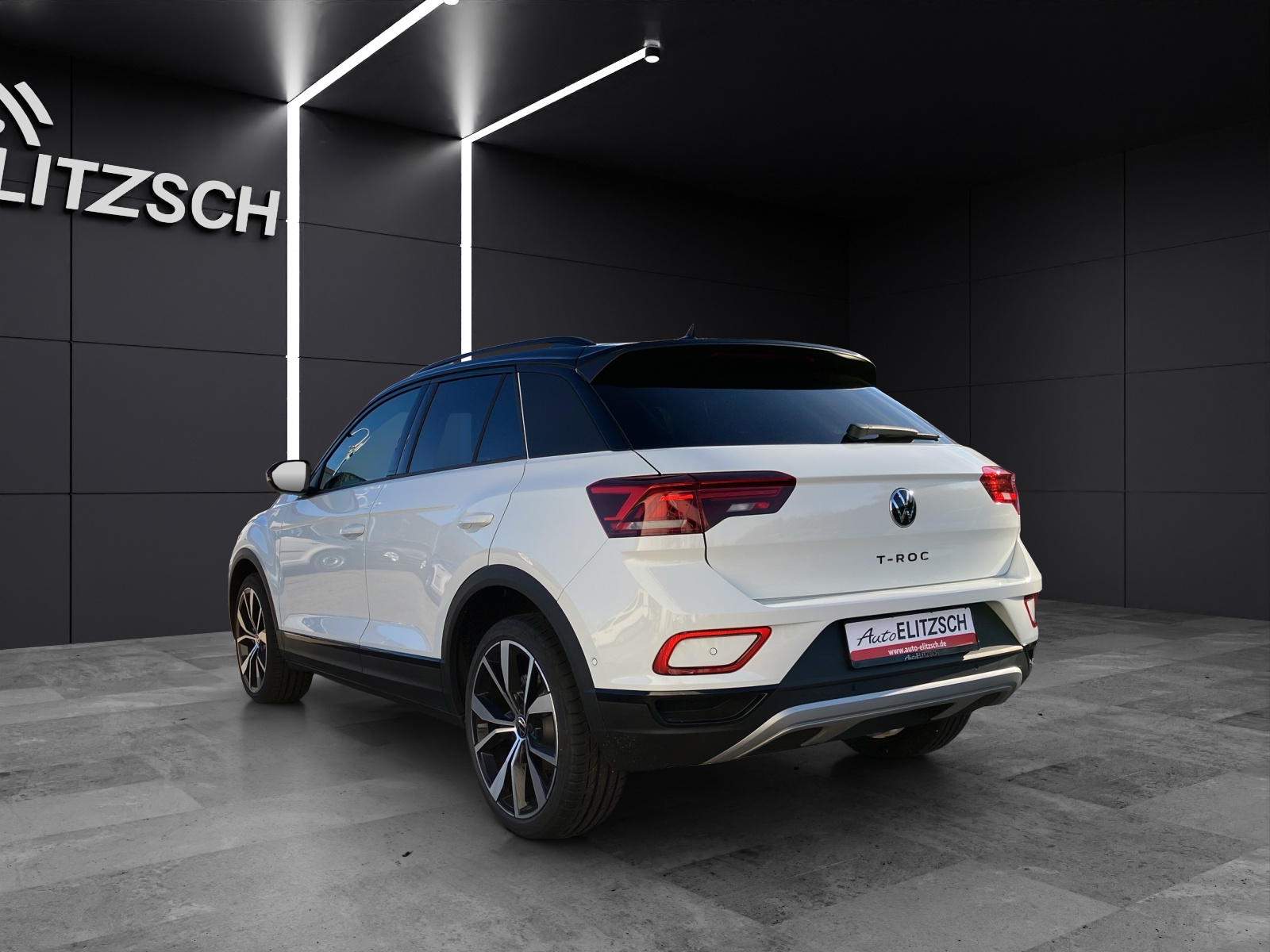Fahrzeugabbildung Volkswagen T-Roc Style AHZV NAVI LED DAB AUTO LIGT