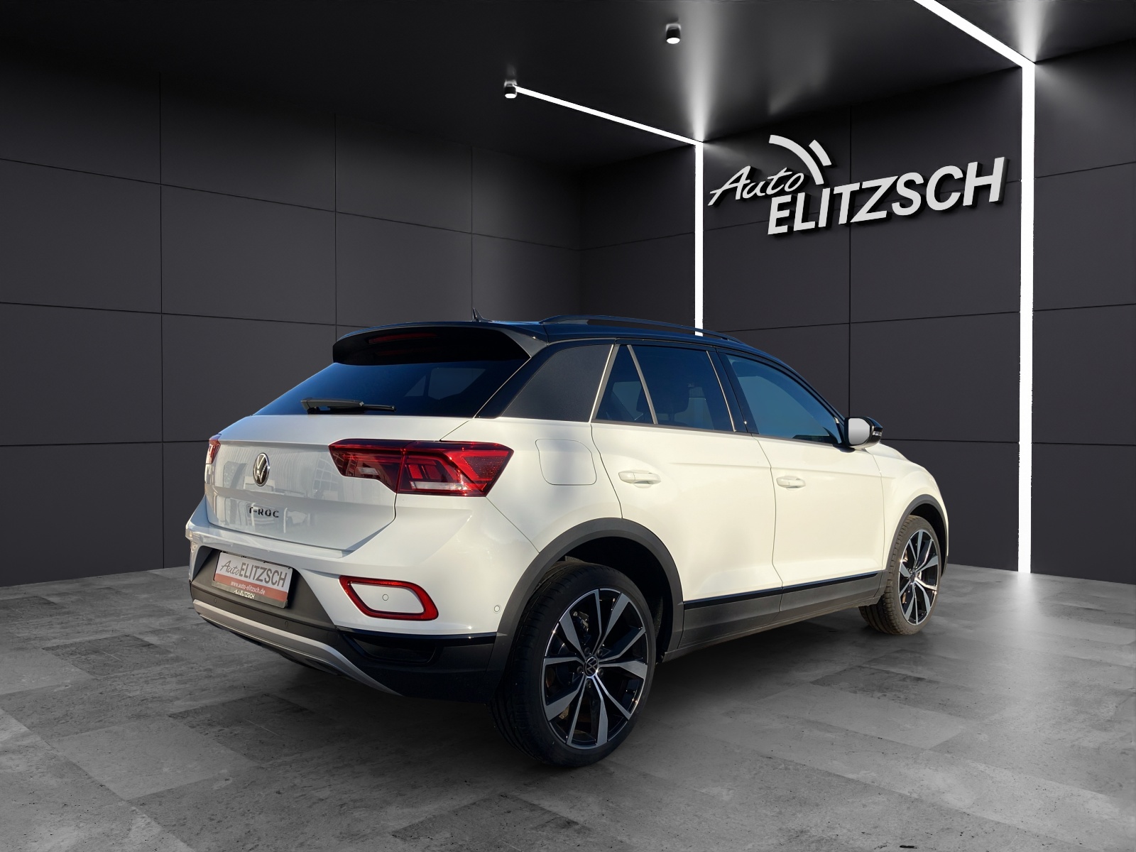 Fahrzeugabbildung Volkswagen T-Roc Style AHZV NAVI LED DAB AUTO LIGT