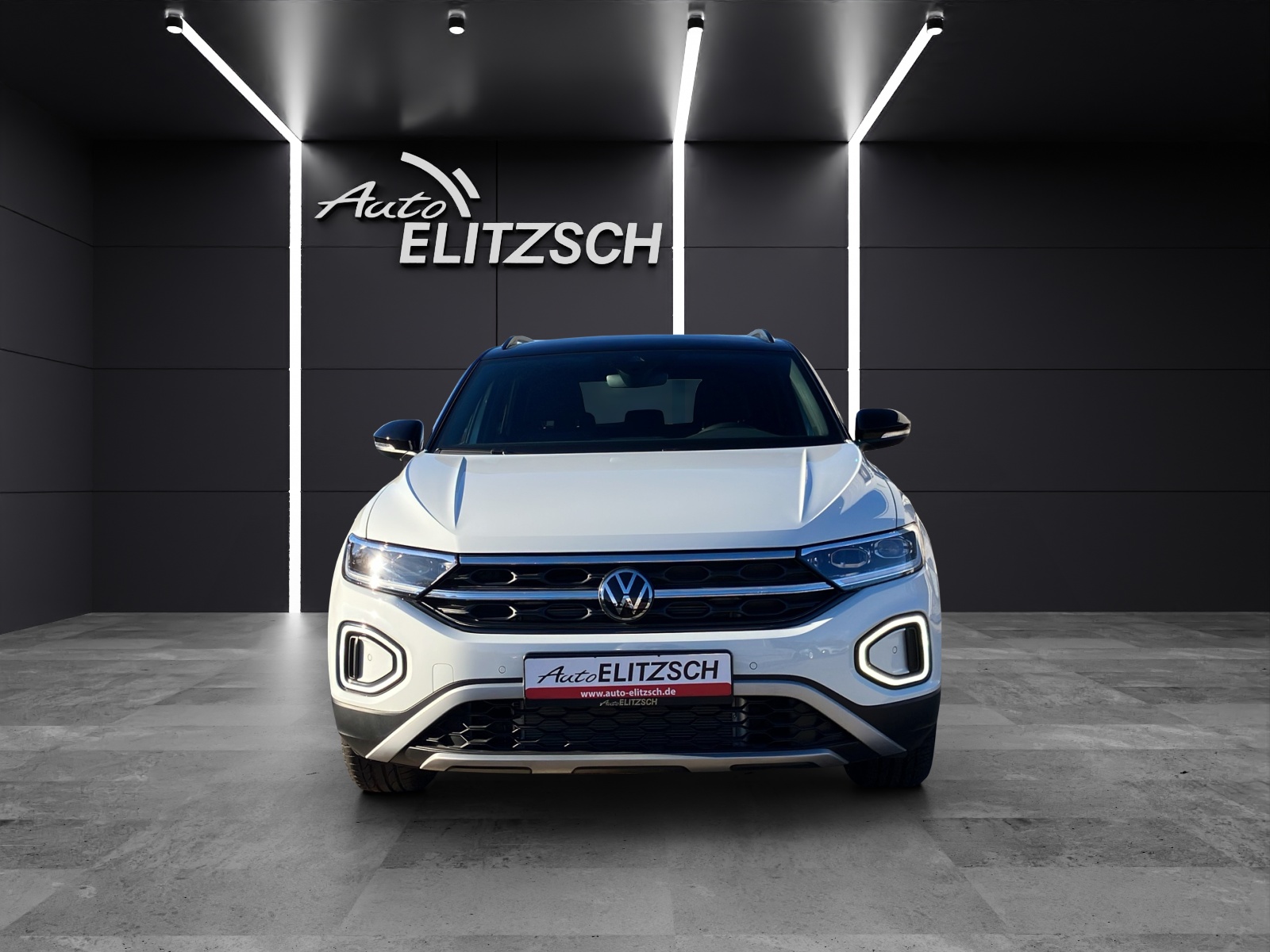 Fahrzeugabbildung Volkswagen T-Roc Style AHZV NAVI LED DAB AUTO LIGT