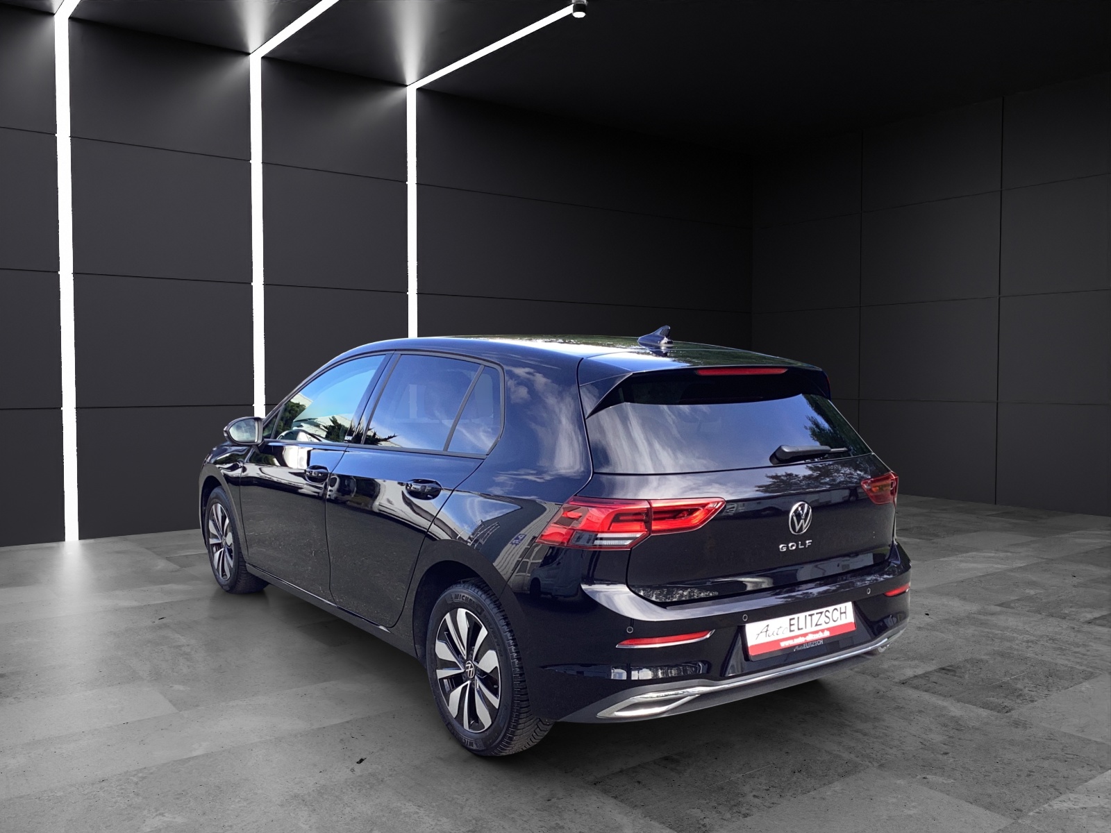 Fahrzeugabbildung Volkswagen Golf VIII Life TDI DSG LED ACC AHK RFK SHZ AID NAVI