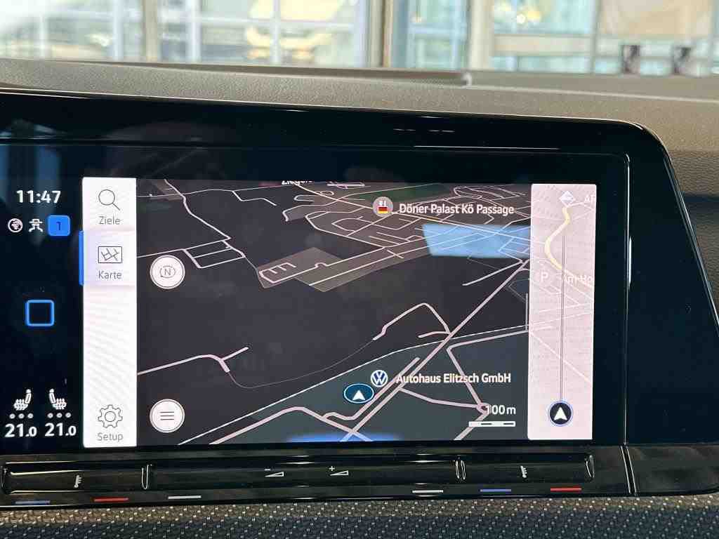 Fahrzeugabbildung Volkswagen Golf VIII R DSG 4M LEDplus Navi AID Pano Akra ACC RFK Harman SH 19