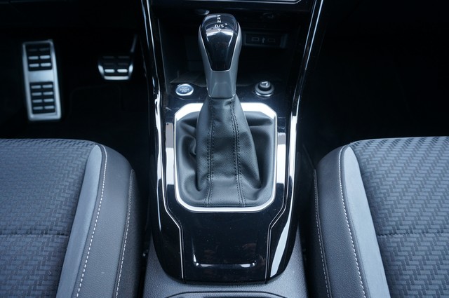 Fahrzeugabbildung Volkswagen T-Roc Cabriolet TSI R-Line DSG LEDplus Navi AID ACC RFK Keyless SHZ