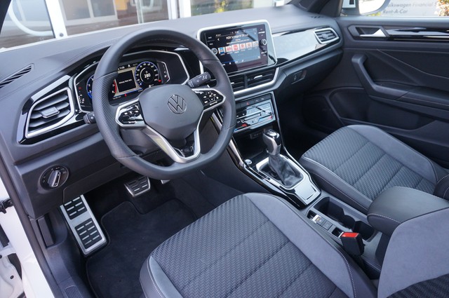 Fahrzeugabbildung Volkswagen T-Roc Cabriolet TSI R-Line DSG LEDplus Navi AID ACC RFK Keyless SHZ