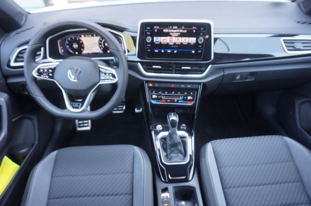 Fahrzeugabbildung Volkswagen T-Roc Cabriolet TSI R-Line DSG LEDplus Navi AID ACC RFK Keyless SHZ
