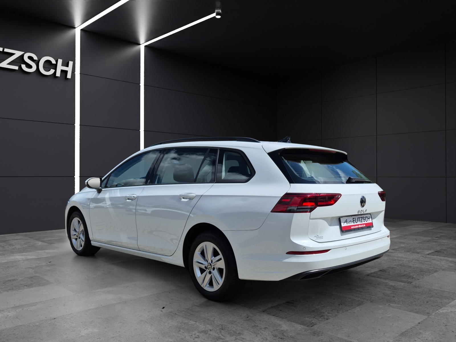 Fahrzeugabbildung Volkswagen Golf VIII Variant Life LED GRA SHZ LANE ASSIST