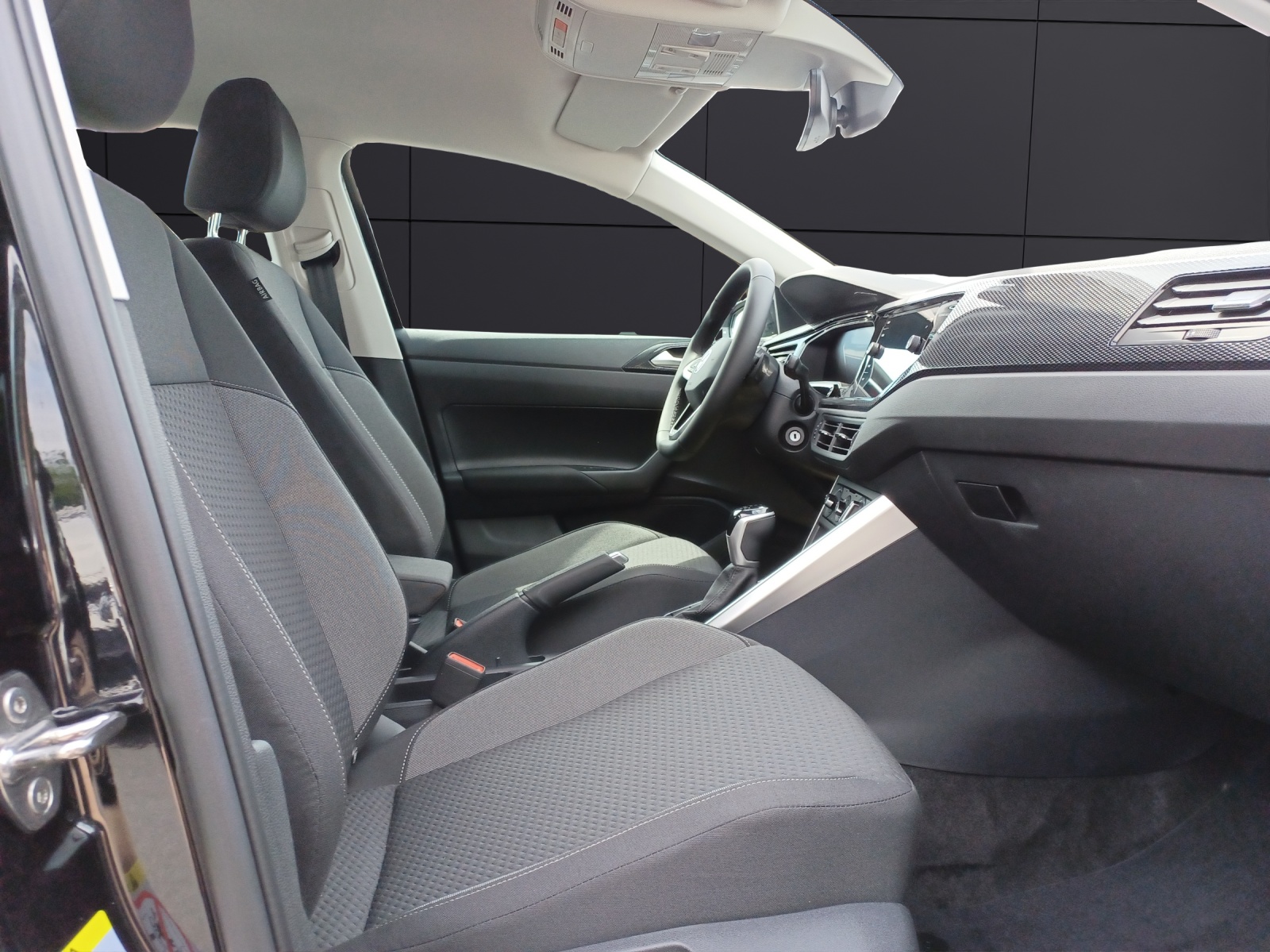 Fahrzeugabbildung Volkswagen Polo 1.0l Life DSG Light Assist Ganzjahresreifen