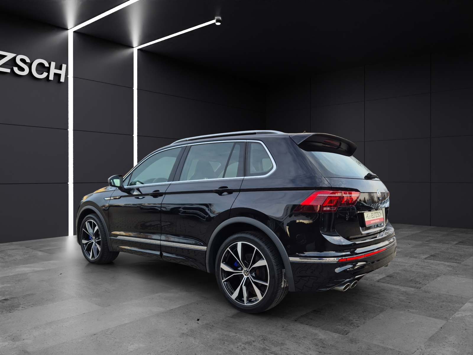 Fahrzeugabbildung Volkswagen Tiguan R 2.0 TSI 4M MATRIX ACC DCC AID NAVI 20