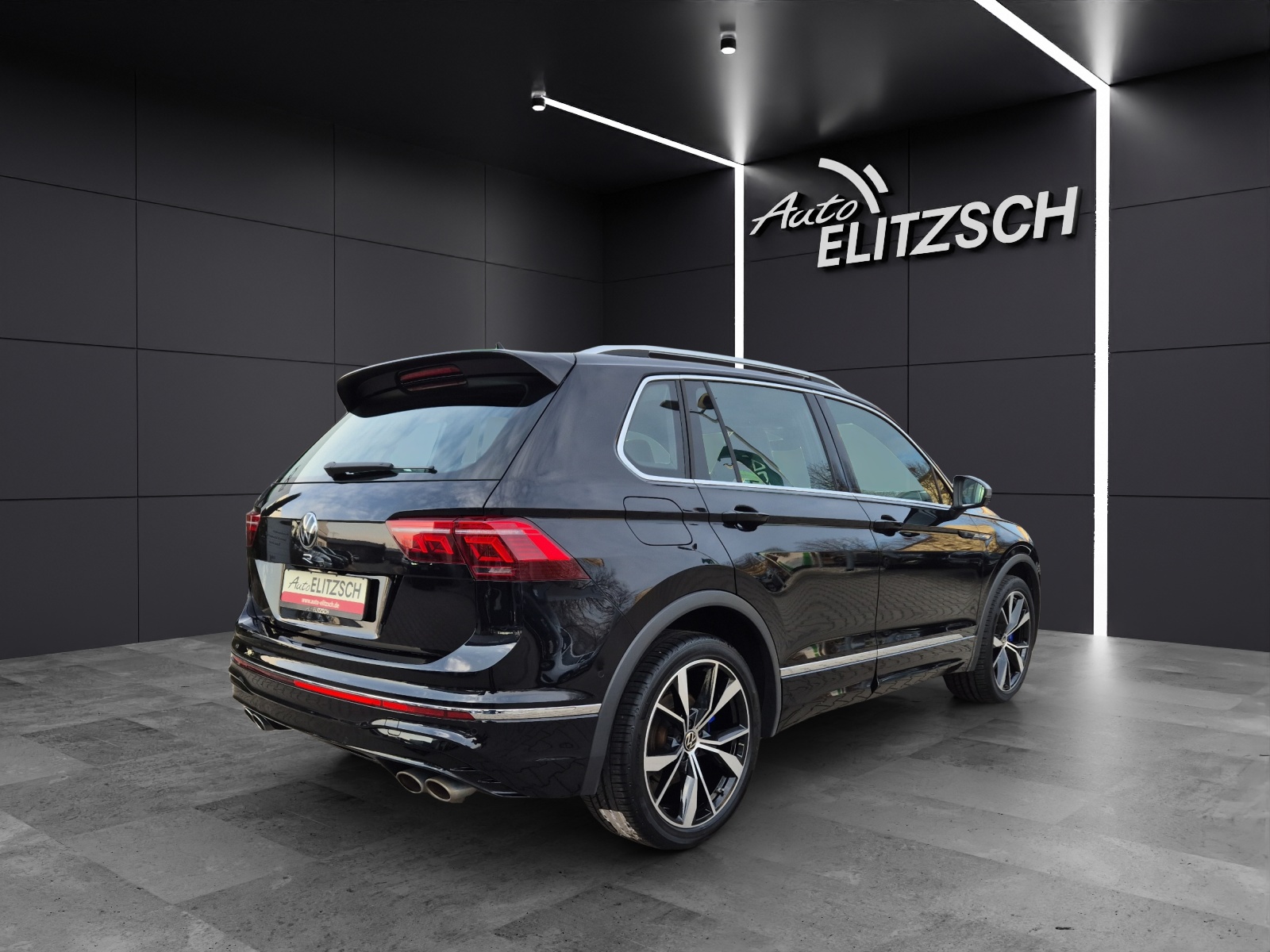 Fahrzeugabbildung Volkswagen Tiguan R 2.0 TSI 4M MATRIX ACC DCC AID NAVI 20