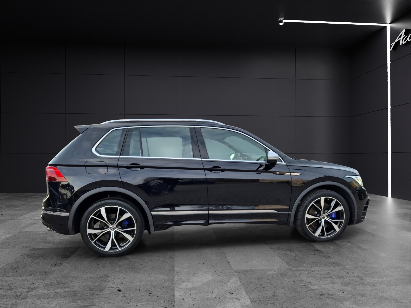 Fahrzeugabbildung Volkswagen Tiguan R 2.0 TSI 4M MATRIX ACC DCC AID NAVI 20