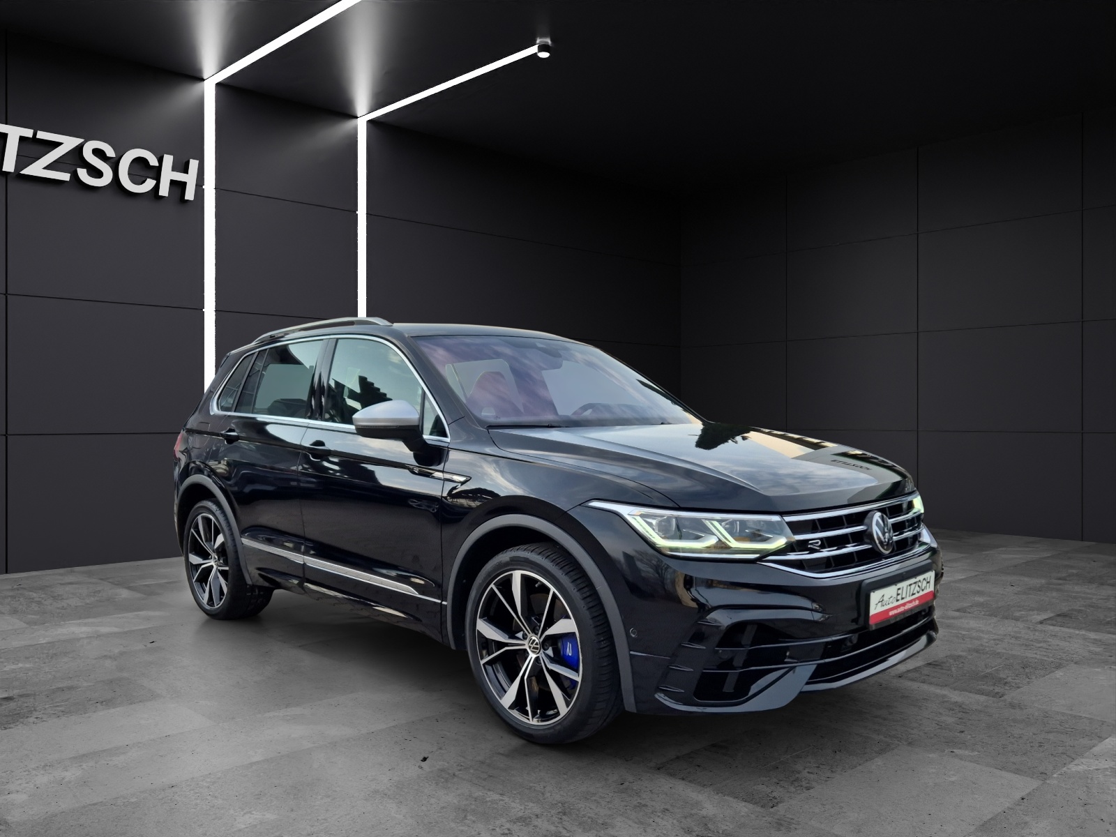 Fahrzeugabbildung Volkswagen Tiguan R 2.0 TSI 4M MATRIX ACC DCC AID NAVI 20