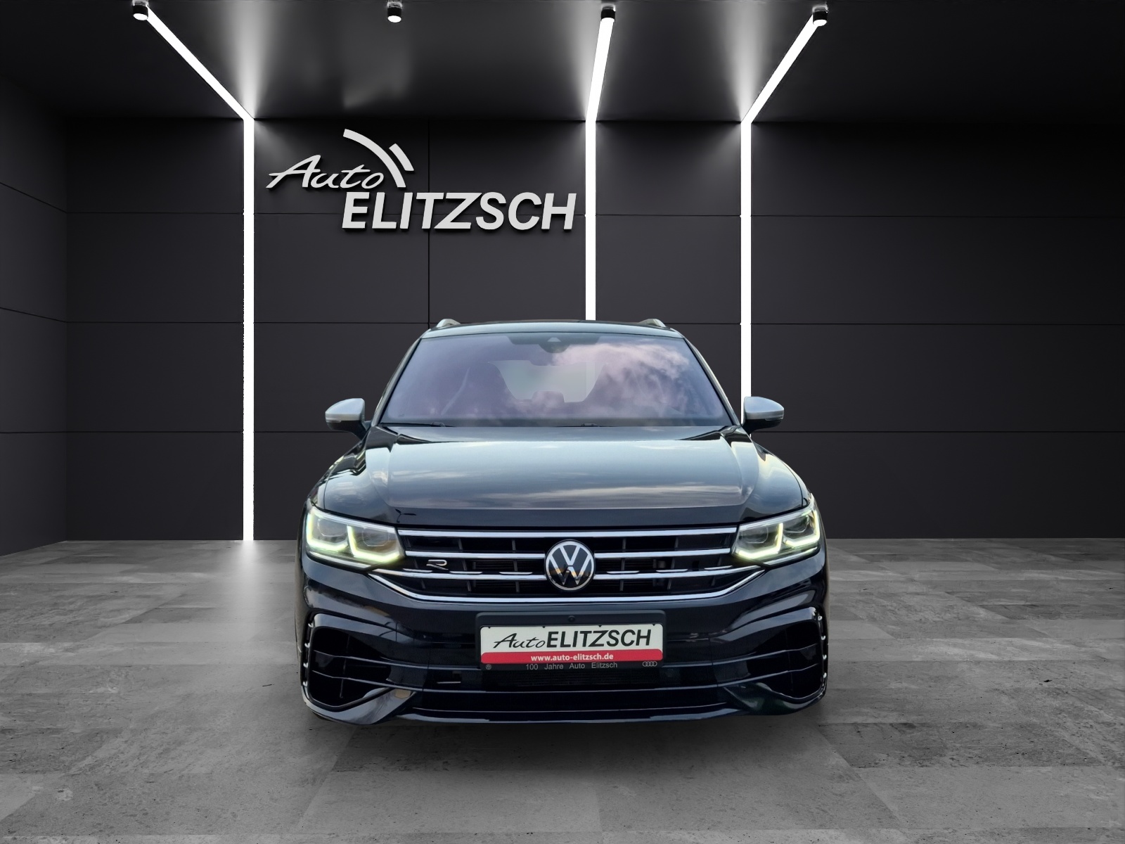 Fahrzeugabbildung Volkswagen Tiguan R 2.0 TSI 4M MATRIX ACC DCC AID NAVI 20